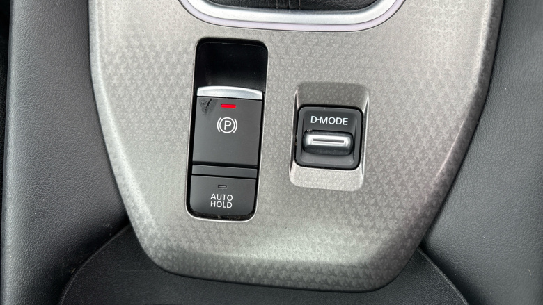 Nissan Qashqai 1.3 DiG-T MH N-Connecta 5dr Petrol Hatchback